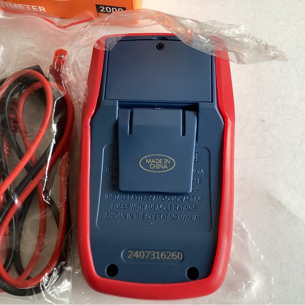 AstroAI Digital Multimeter 2000 Counts, Model AM33D - Picture 6 of 8